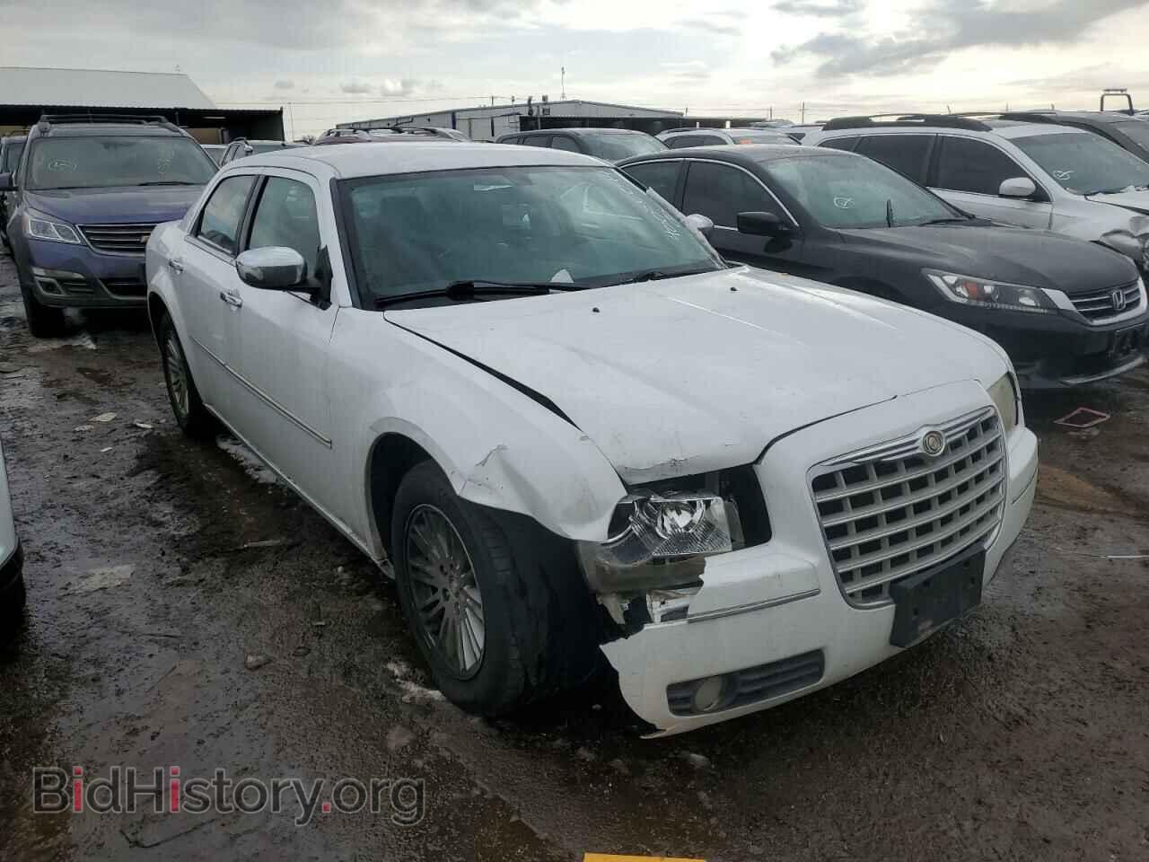 2010 CHRYSLER 300 - VIN: 2C3CA5CV5AH325808 - Фото 4