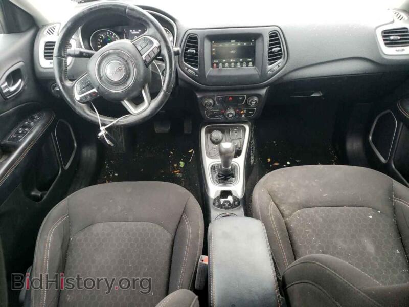 2020 Jeep COMPASS (VIN 3C4NJDAB6LT157744) — photo 8 of 13