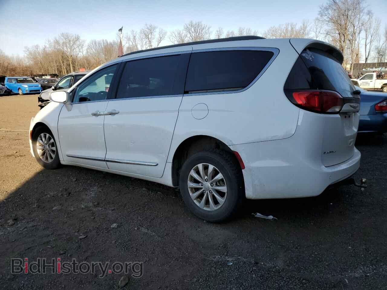2017 CHRYSLER PACIFICA - VIN: 2C4RC1BGXHR752093 - Фото 2