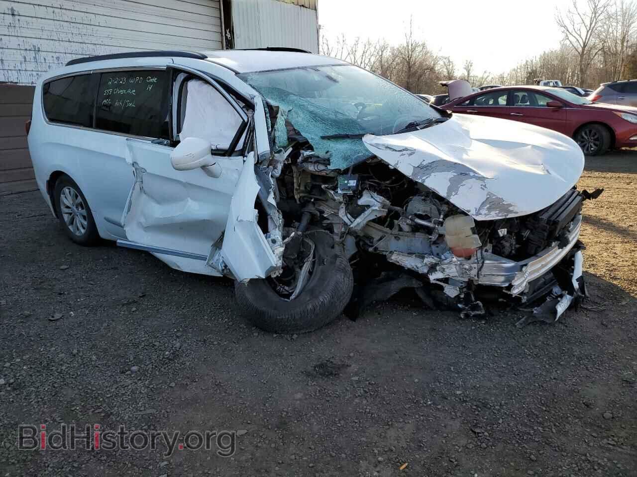 2017 CHRYSLER PACIFICA - VIN: 2C4RC1BGXHR752093 - Фото 4