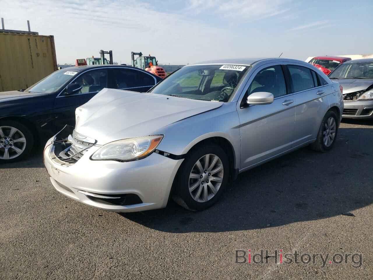 Photo 1C3BC1FG8BN551118 - CHRYSLER 200 2011