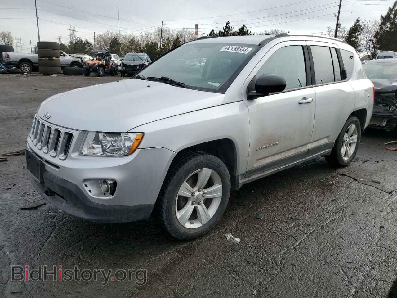 Photo 1J4NF1FB5BD259544 - JEEP COMPASS 2011