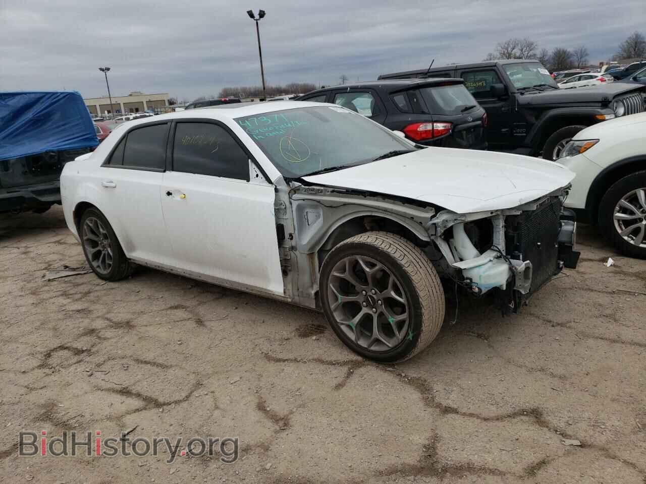 2017 CHRYSLER 300 - VIN: 2C3CCABG0HH616023 - Фото 4