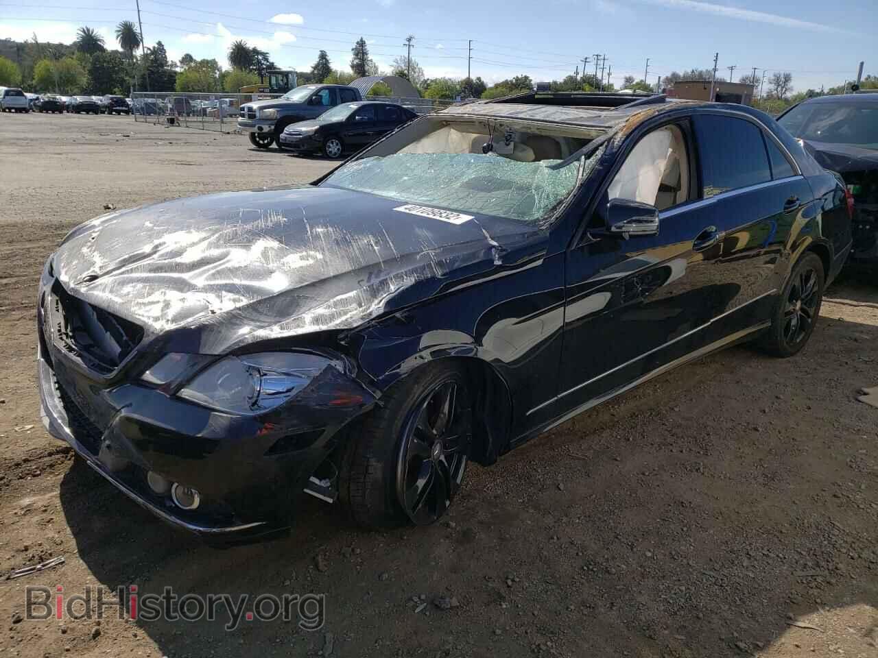 2010 MERCEDES-BENZ E-CLASS - VIN: WDDHF5GBXAA215599 - Фото 2