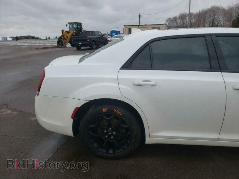 2016 Chrysler 300 (VIN 2C3CCAGG7GH100264) — фото 6 из 10