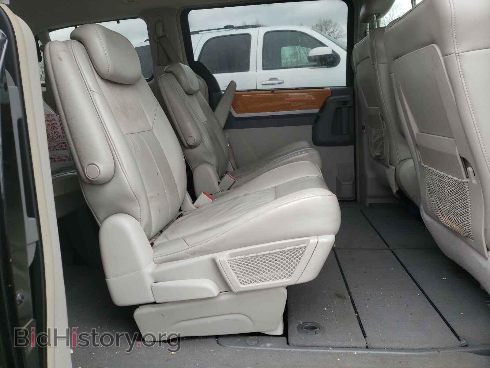 2008 CHRYSLER MINIVAN - VIN: 2A8HR64X48R646493 - Фото 6