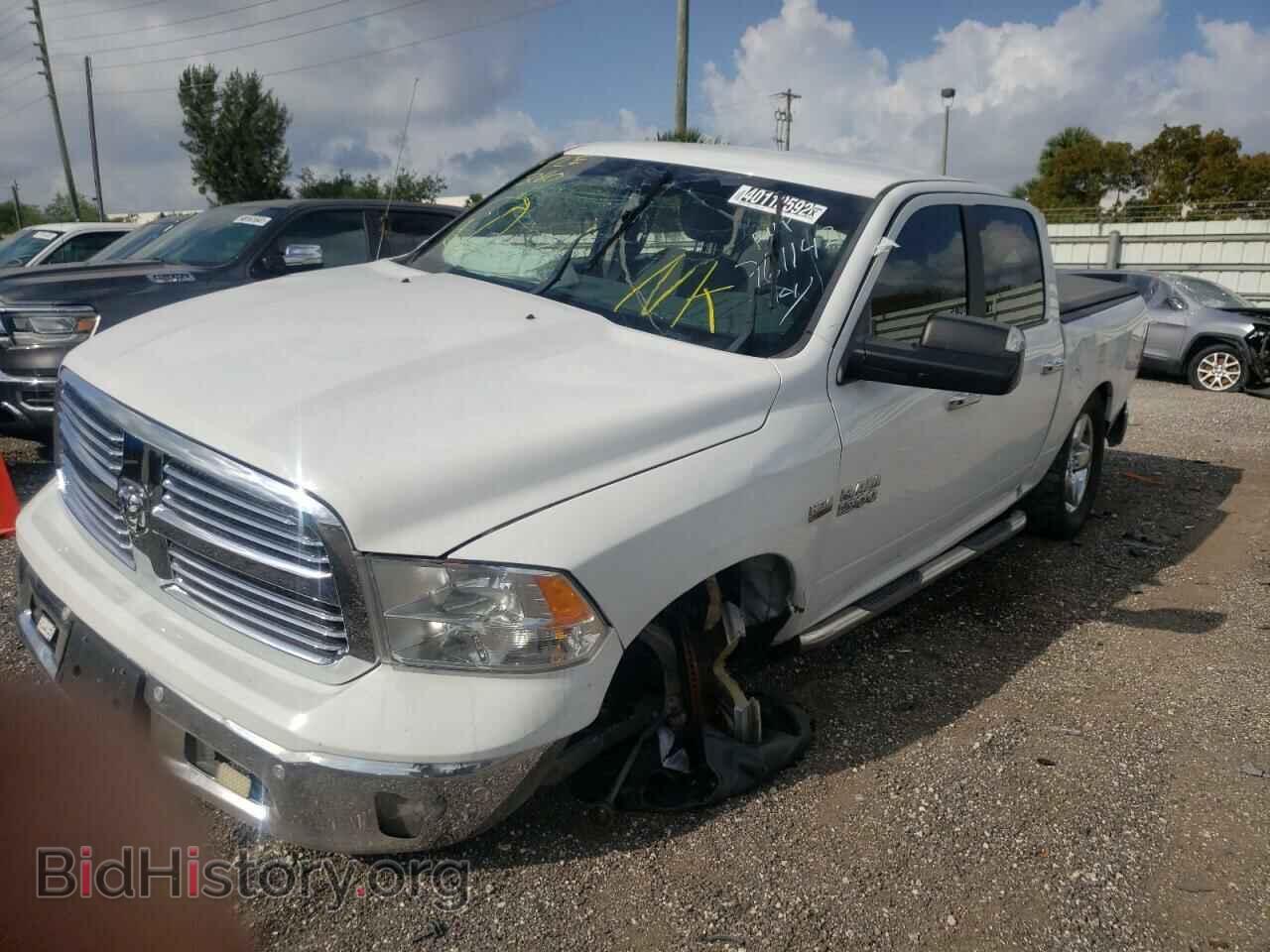 2017 RAM 1500 - VIN: 1C6RR6LT2HS761142 - Photo 2