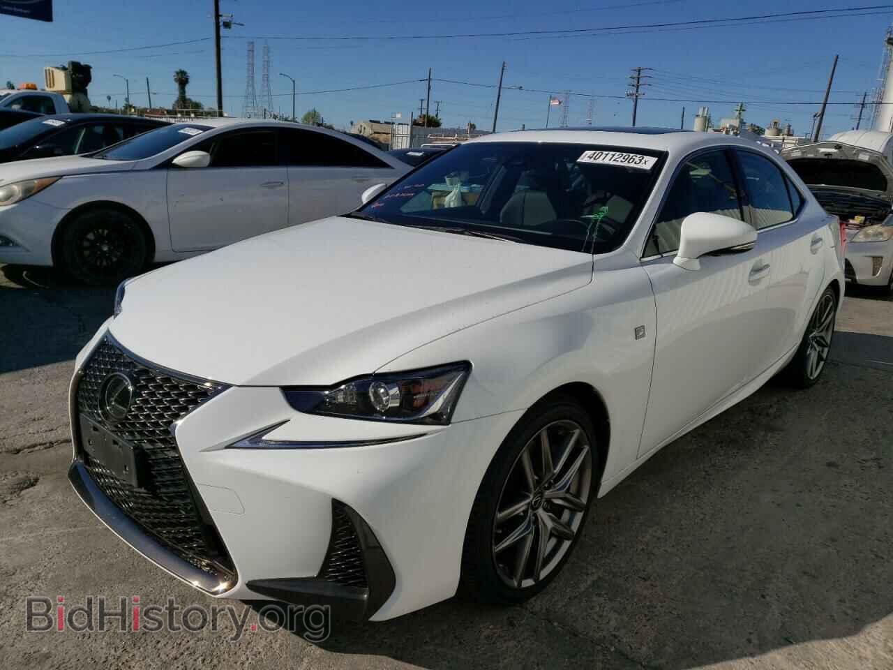 Photo JTHBA1D26H5061454 - LEXUS IS 2017