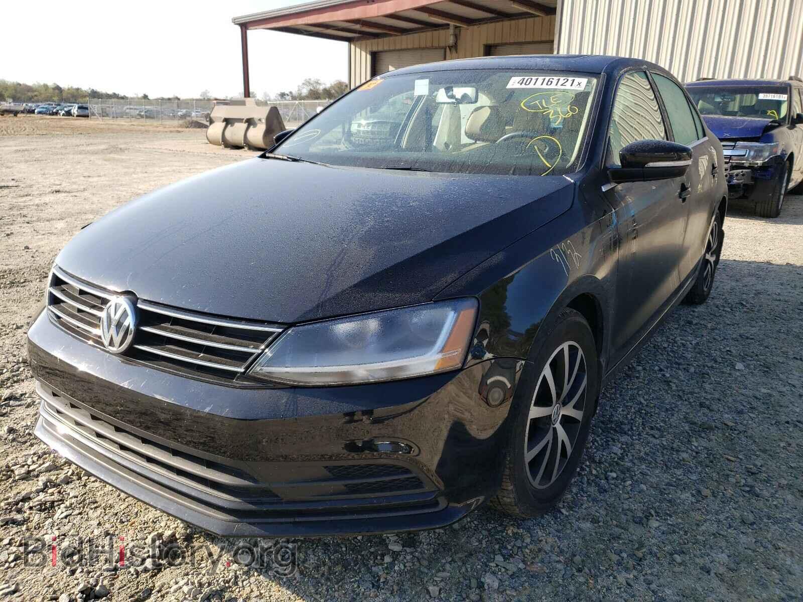 2017 VOLKSWAGEN JETTA - VIN: 3VWDB7AJ3HM295371 - Фото 2