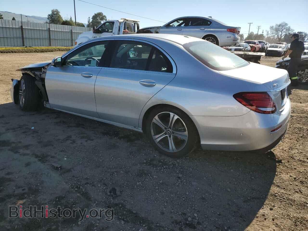 2018 MERCEDES-BENZ E-CLASS - VIN: WDDZF4JB5JA445784 - Фото 2