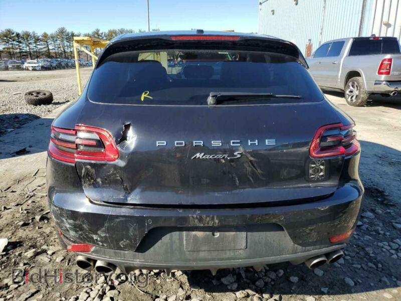2017 Porsche MACAN (VIN WP1AB2A58HLB12719) — photo 6 of 12