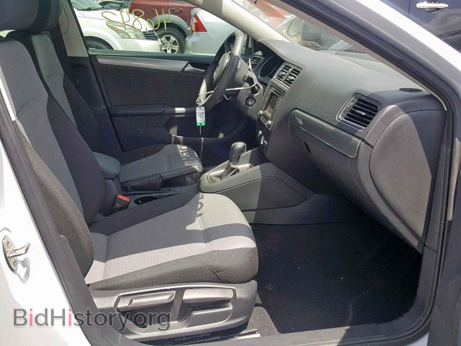 2017 VOLKSWAGEN JETTA - VIN: 3VW2B7AJ2HM235900 - Фото 5