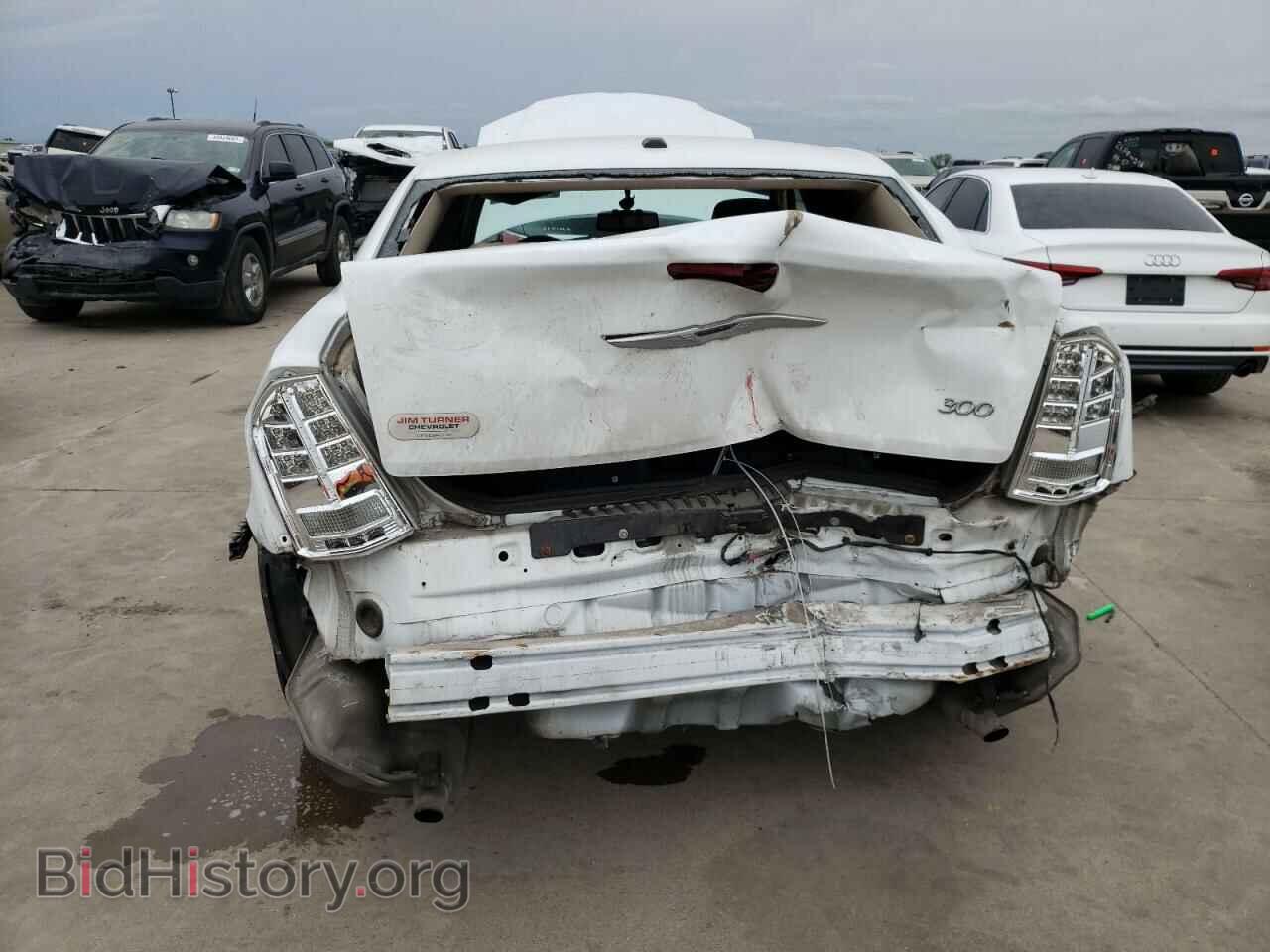 2014 CHRYSLER 300 - VIN: 2C3CCAAG7EH355440 - Фото 9