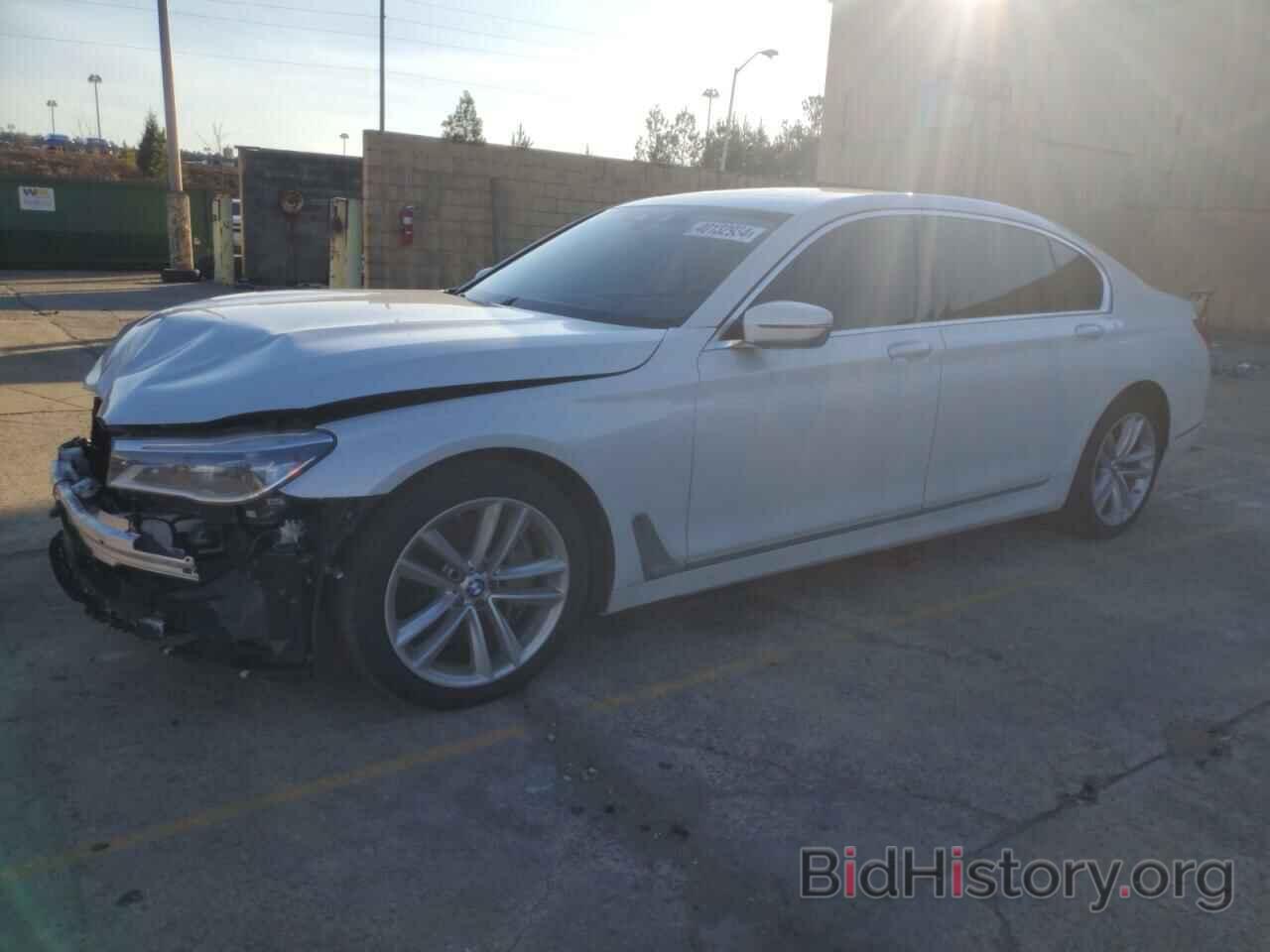 Фотография WBA7F0C57KGM25632 - BMW 7 SERIES 2019