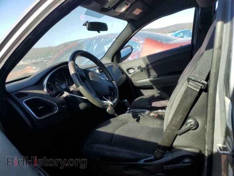 2013 Chrysler 200 (VIN 1C3CCBAB5DN635602) — photo 7 of 12