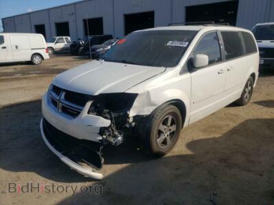2011 Dodge CARAVAN Grand Cara, white — VIN 2D4RN3DG9BR682700, Copart