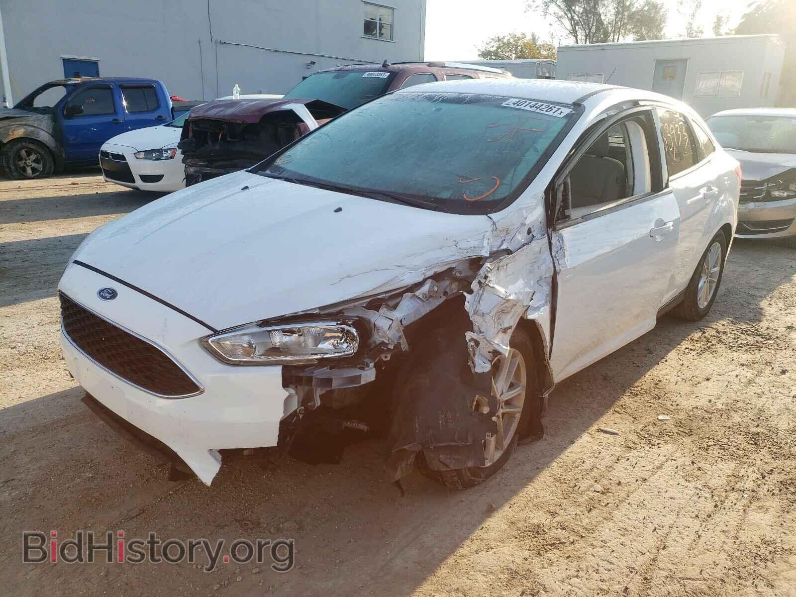 2018 FORD FOCUS - VIN: 1FADP3F25JL324123 - Фото 2