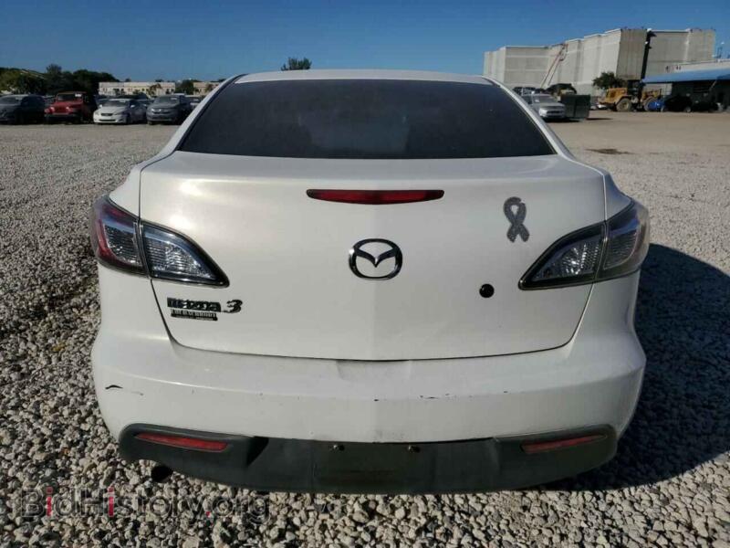 2011 Mazda 3 (VIN JM1BL1UF7B1375031) — фото 6 из 12