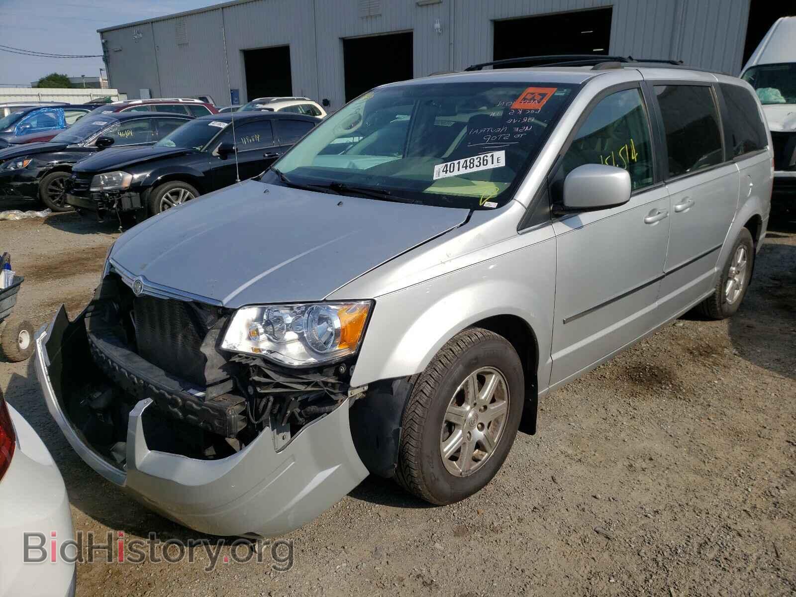 2010 CHRYSLER MINIVAN - VIN: 2A4RR5D13AR103007 - Фото 2
