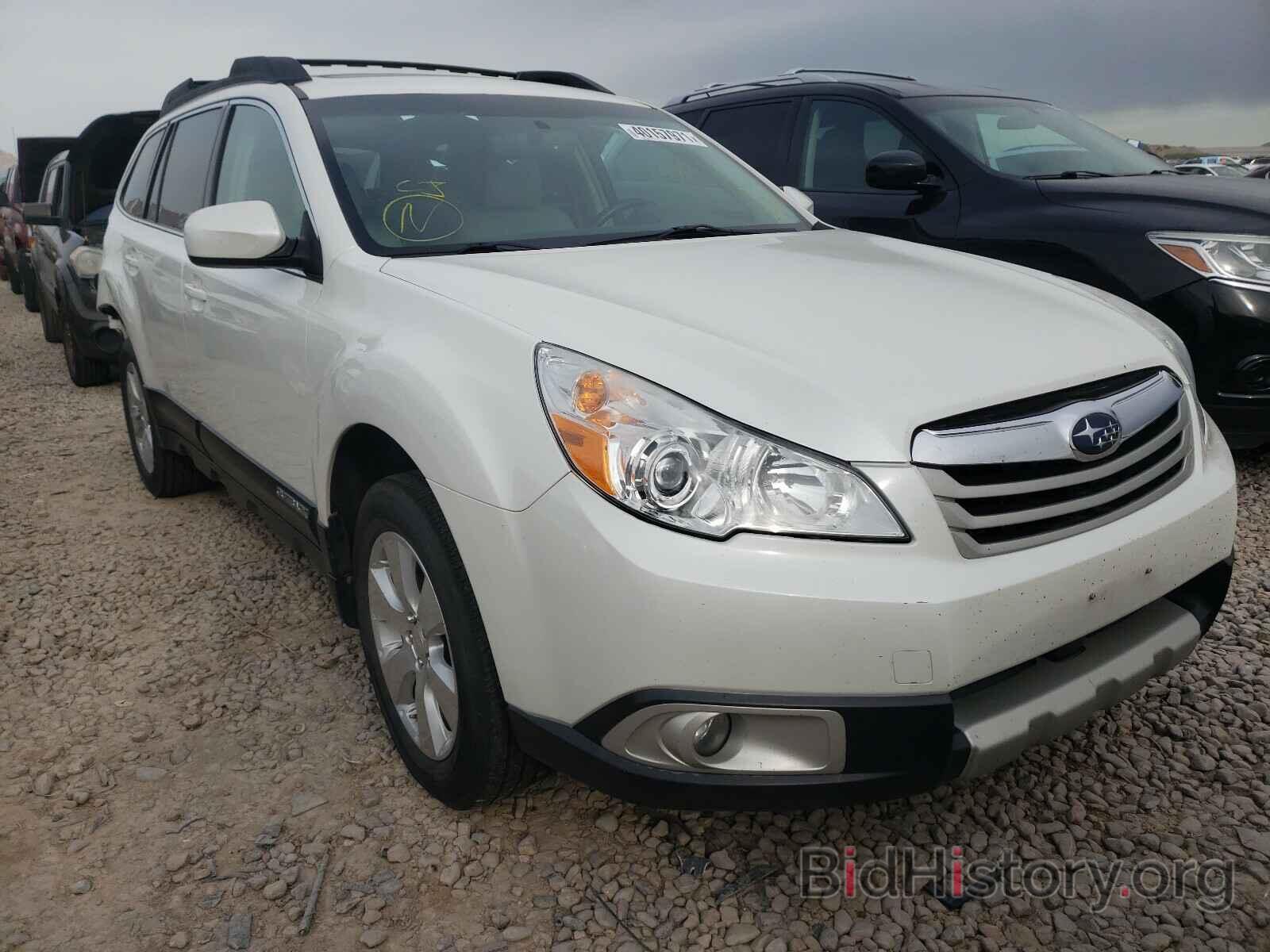 Photo 4S4BRDLC5B2398532 - SUBARU OUTBACK 2011