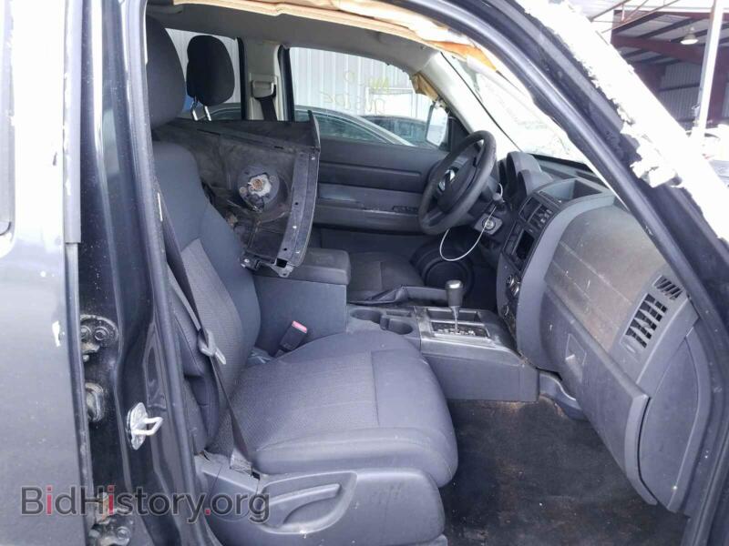 2011 Dodge NITRO (VIN 1D4PT4GK7BW576143) — photo 5 of 10