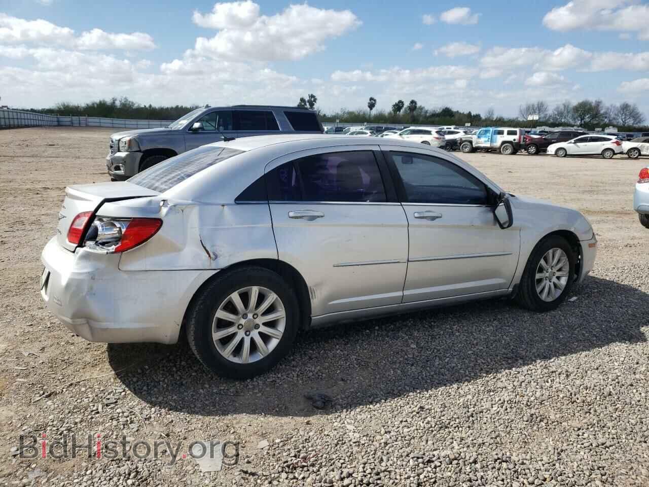 2010 CHRYSLER SEBRING - VIN: 1C3CC5FB8AN141207 - Фото 3