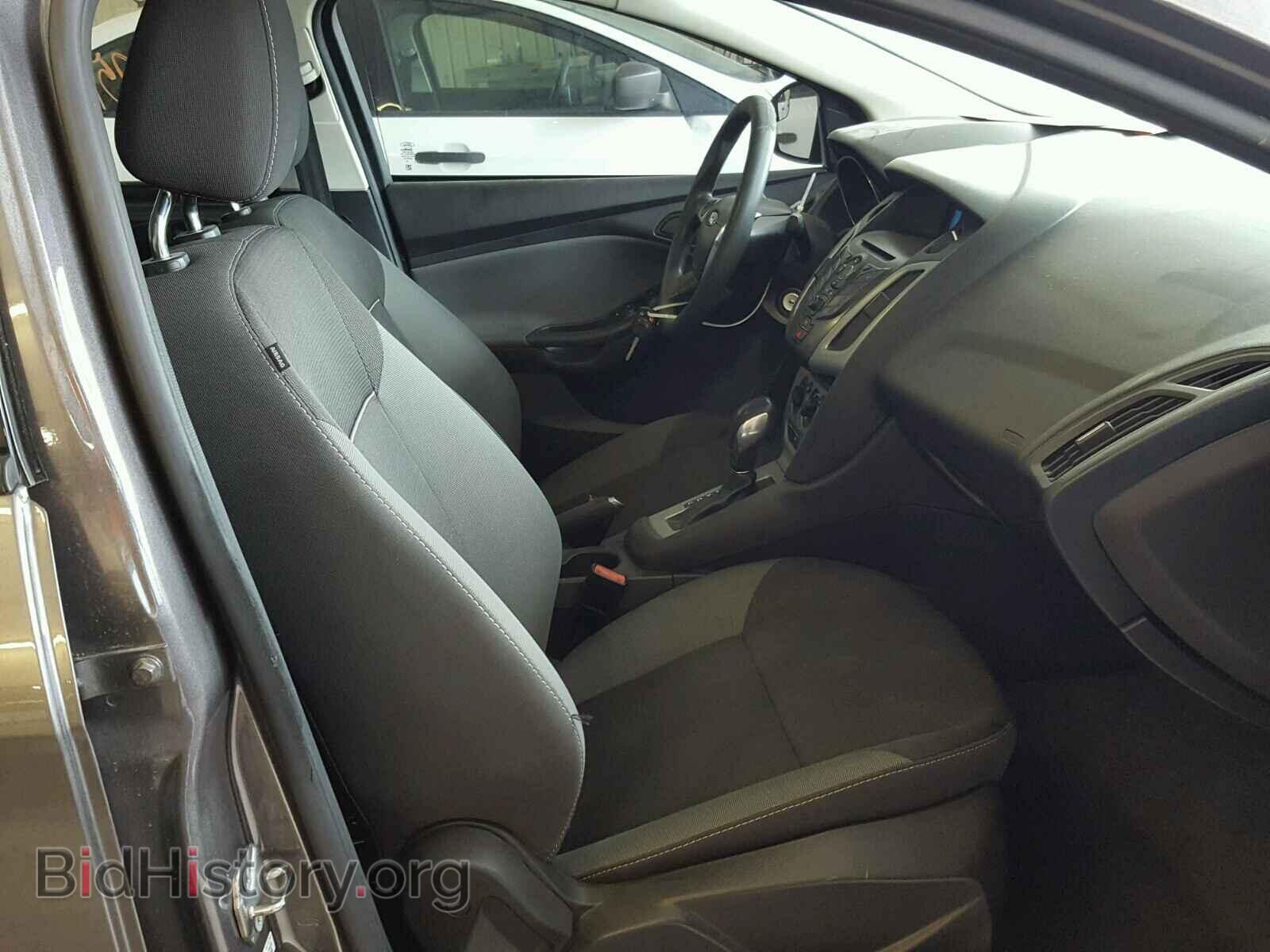 2012 Ford FOCUS (VIN 1FAHP3F28CL287461) — photo 5 of 10
