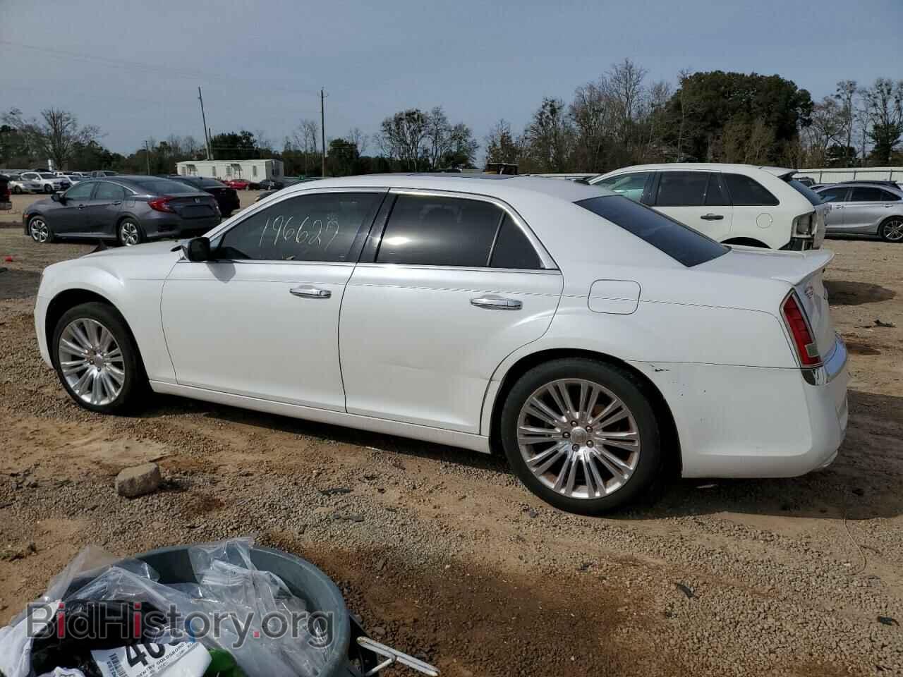 2011 CHRYSLER 300 - VIN: 2C3CA6CT5BH529935 - Фото 2