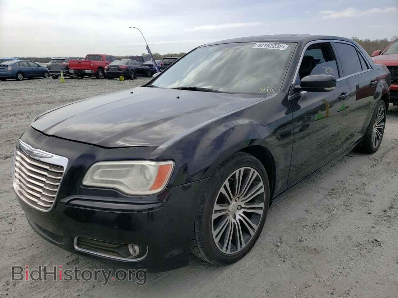 2013 CHRYSLER 300 - VIN: 2C3CCABG6DH561622 - Фото 2