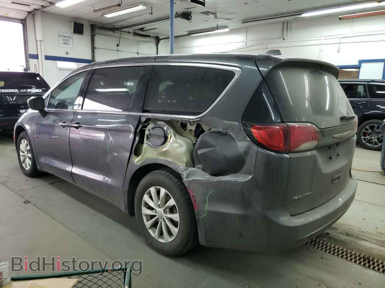 2019 CHRYSLER PACIFICA - VIN: 2C4RC1FG8KR597223 - Фото 2