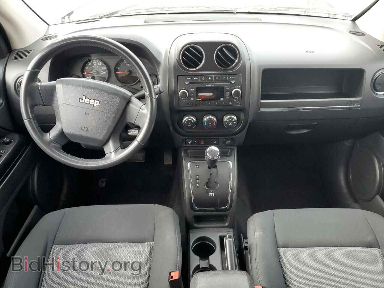 2010 JEEP COMPASS - VIN: 1J4NT1FB7AD671133 - Фото 8