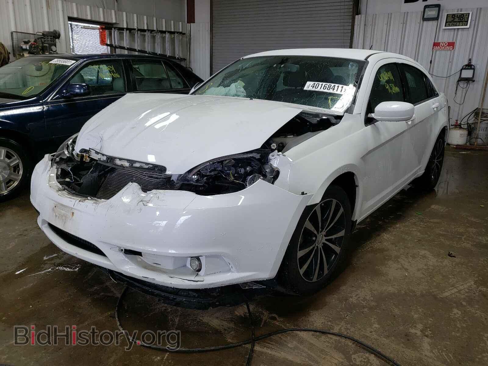 2013 CHRYSLER 200 - VIN: 1C3CCBBG5DN718165 - Фото 2