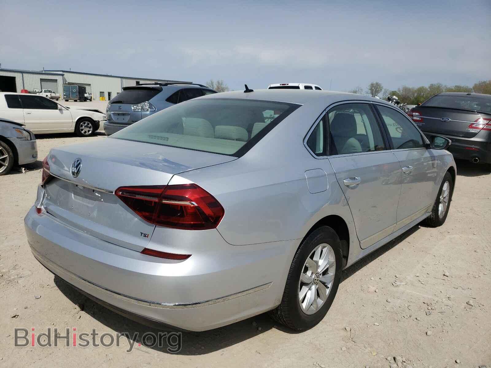 2017 VOLKSWAGEN PASSAT - VIN: 1VWAT7A38HC007511 - Фото 4