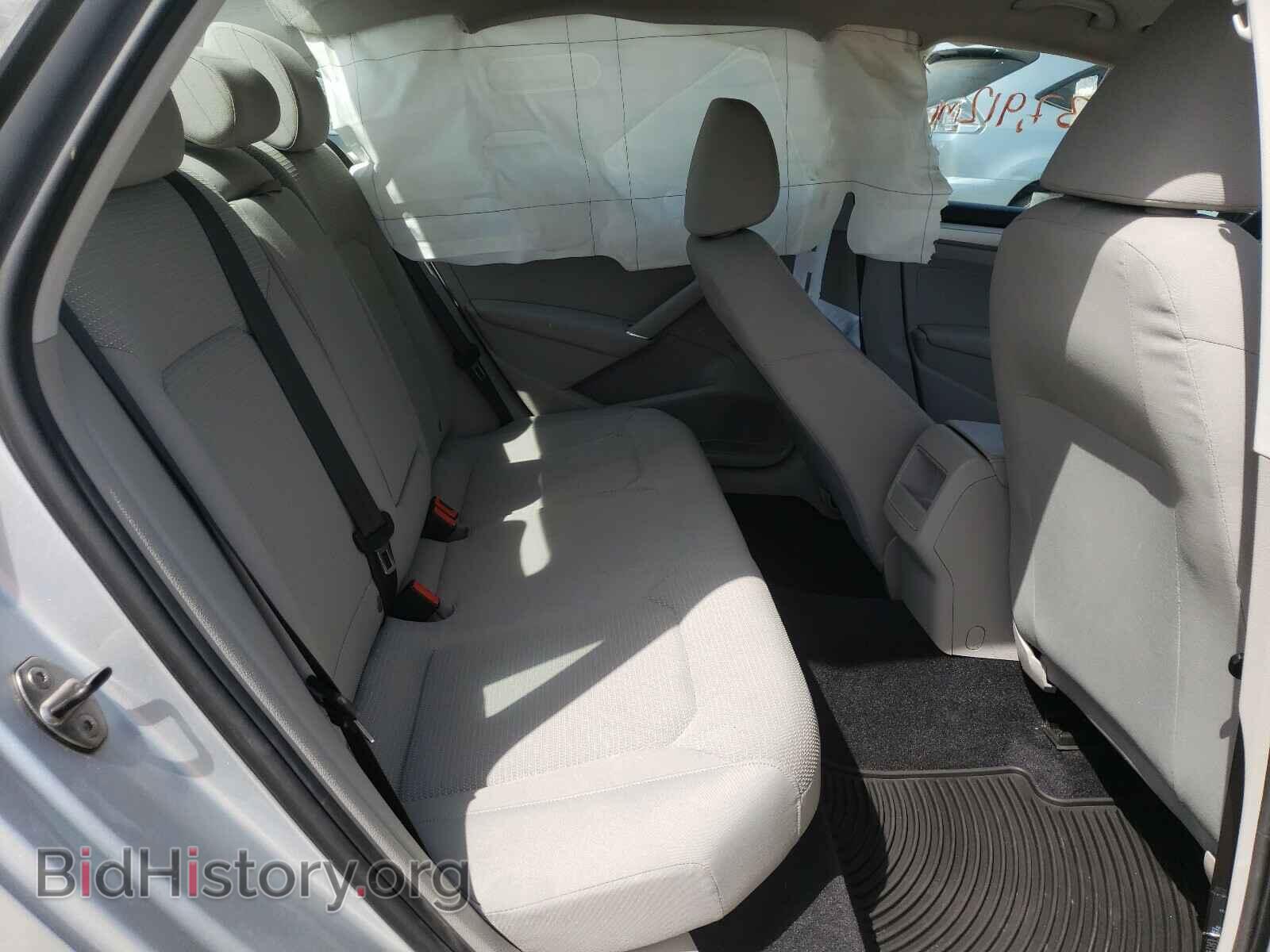 2017 VOLKSWAGEN PASSAT - VIN: 1VWAT7A38HC007511 - Фото 6