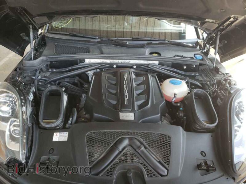 2017 Porsche MACAN (VIN WP1AB2A57HLB13151) — photo 7 of 10