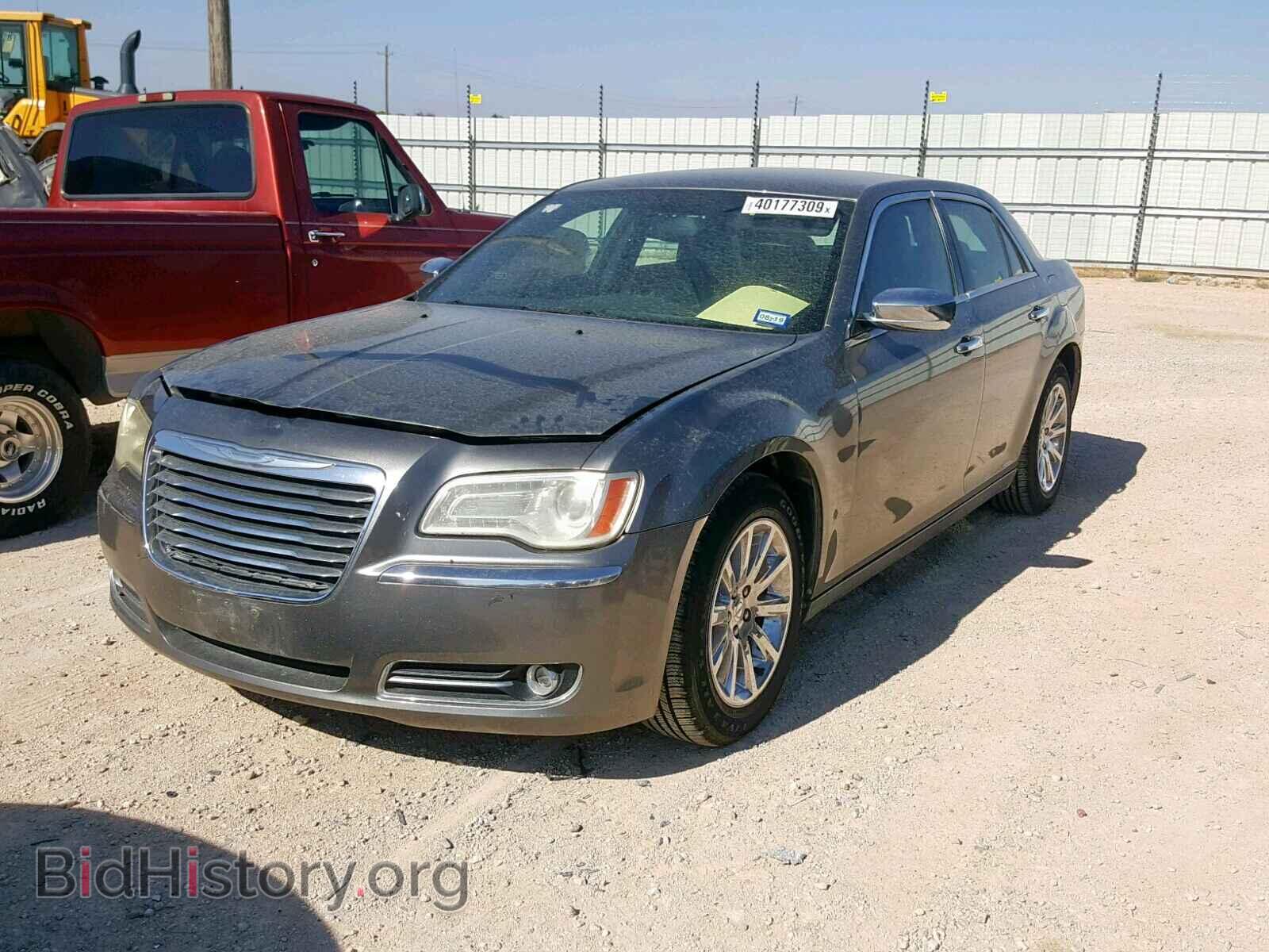 2012 CHRYSLER 300 - VIN: 2C3CCACG9CH205856 - Фото 2