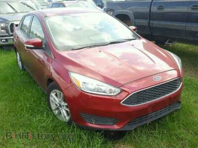 2015 Ford FOCUS, red — VIN 1FADP3F26FL219131, Copart
