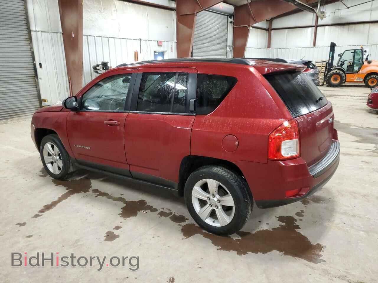 2011 JEEP COMPASS - VIN: 1J4NT1FA1BD139174 - Photo 2