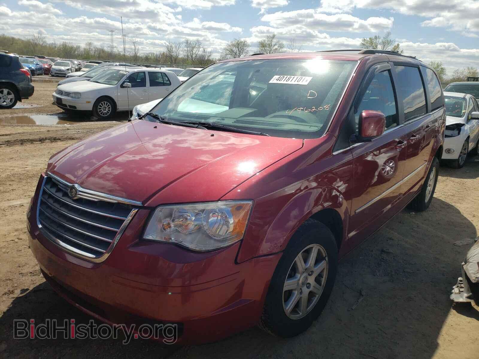 2010 CHRYSLER MINIVAN - VIN: 2A4RR8DX7AR496208 - Фото 2