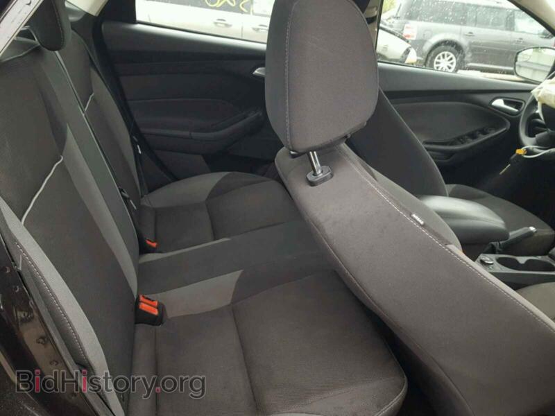 2012 Ford FOCUS (VIN 1FAHP3F23CL400703) — photo 6 of 10