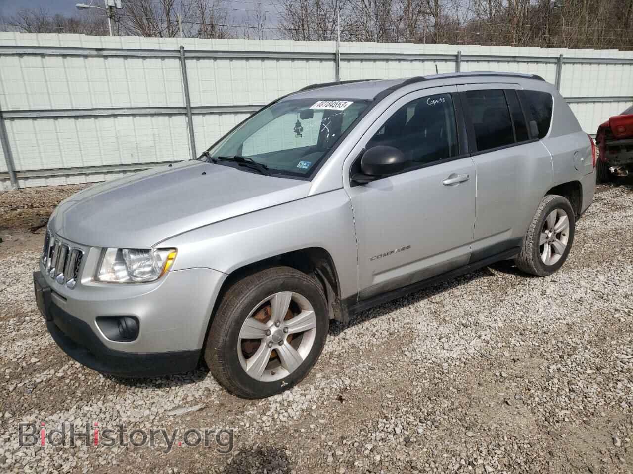 Photo 1J4NF1FBXBD136550 - JEEP COMPASS 2011