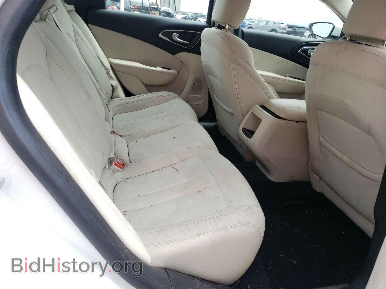 2016 CHRYSLER 200 - VIN: 1C3CCCAB0GN112305 - Фото 6