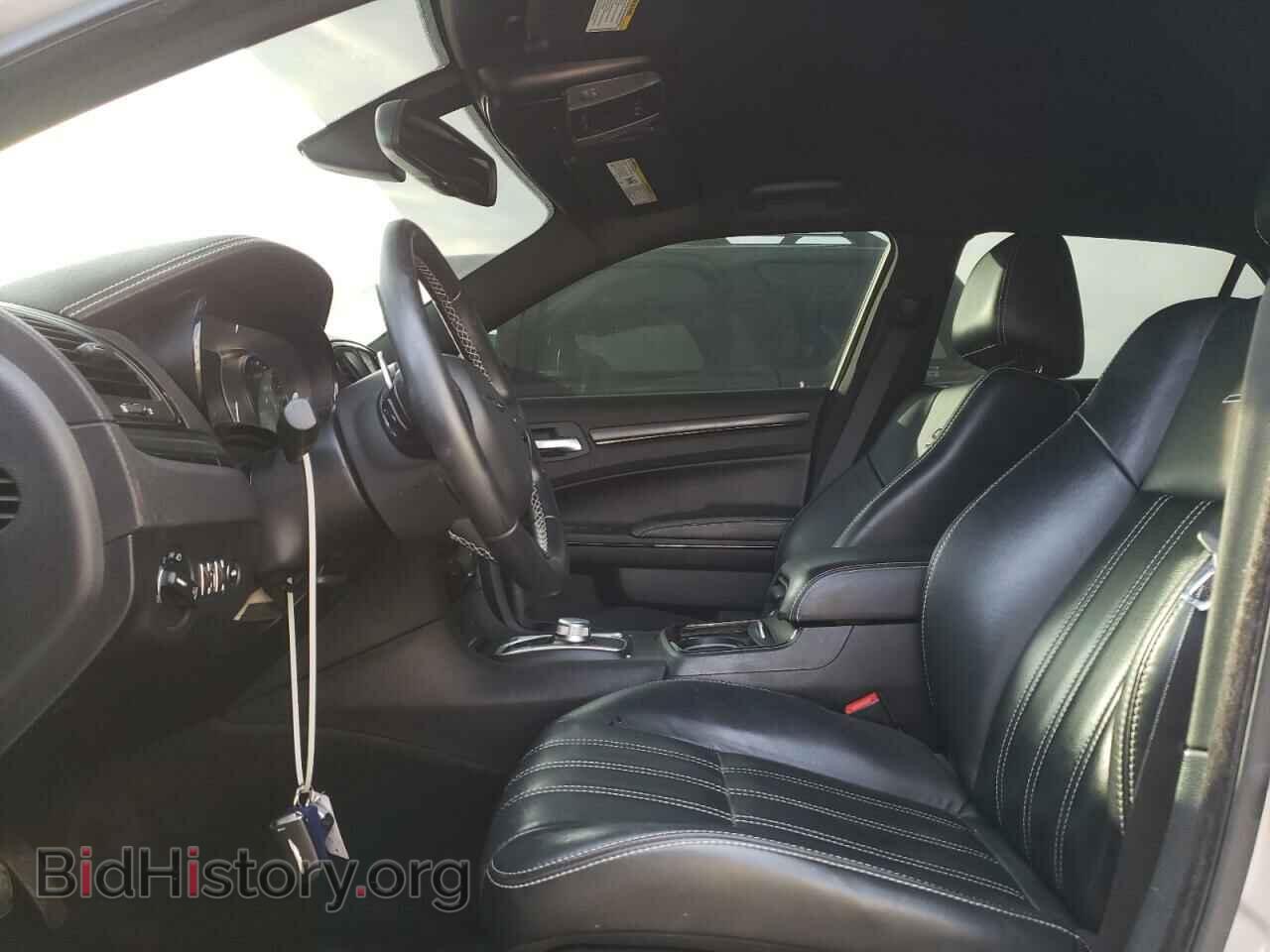 2016 CHRYSLER 300 - VIN: 2C3CCABG2GH348865 - Фото 7