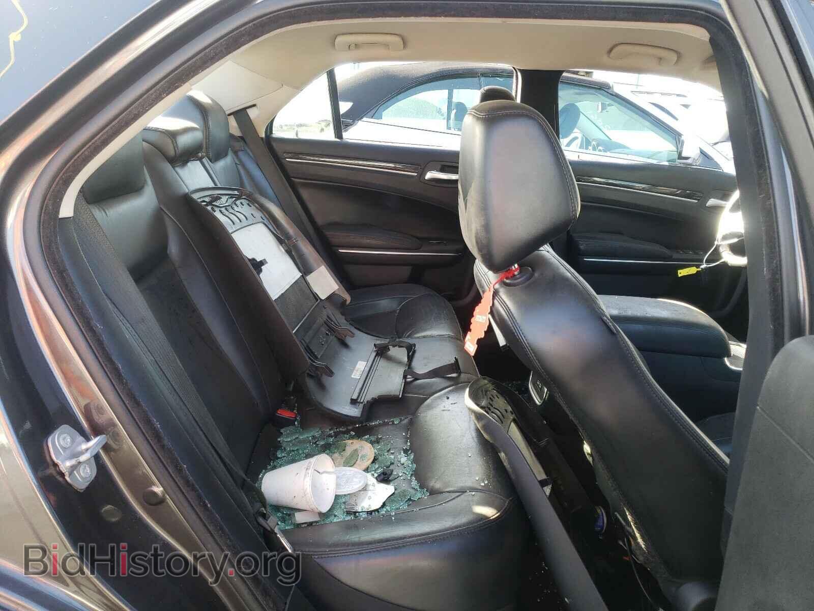 2016 CHRYSLER 300 - VIN: 2C3CCAAG0GH243730 - Фото 6