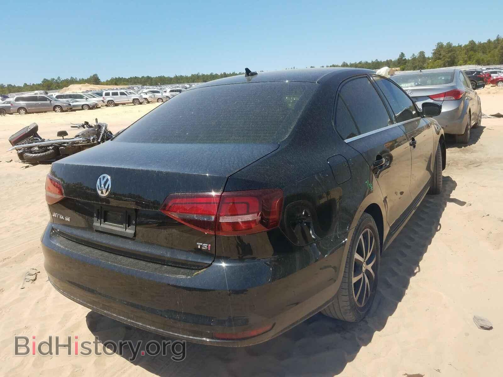 2017 VOLKSWAGEN JETTA - VIN: 3VWDB7AJ8HM413074 - Фото 4