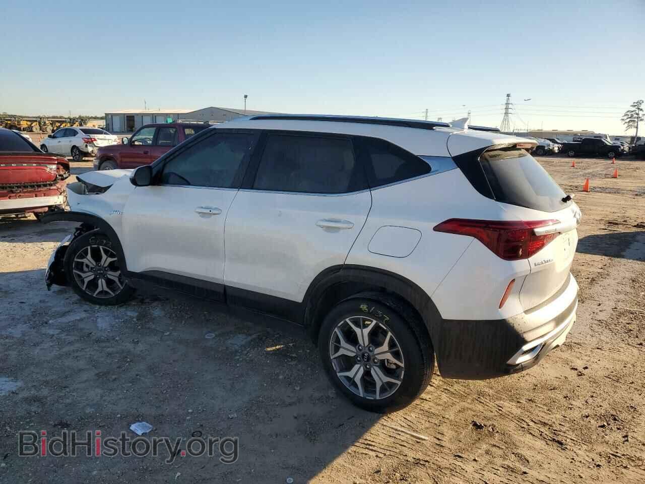 2021 KIA SELTOS - VIN: KNDERCAA2M7211198 - Фото 2