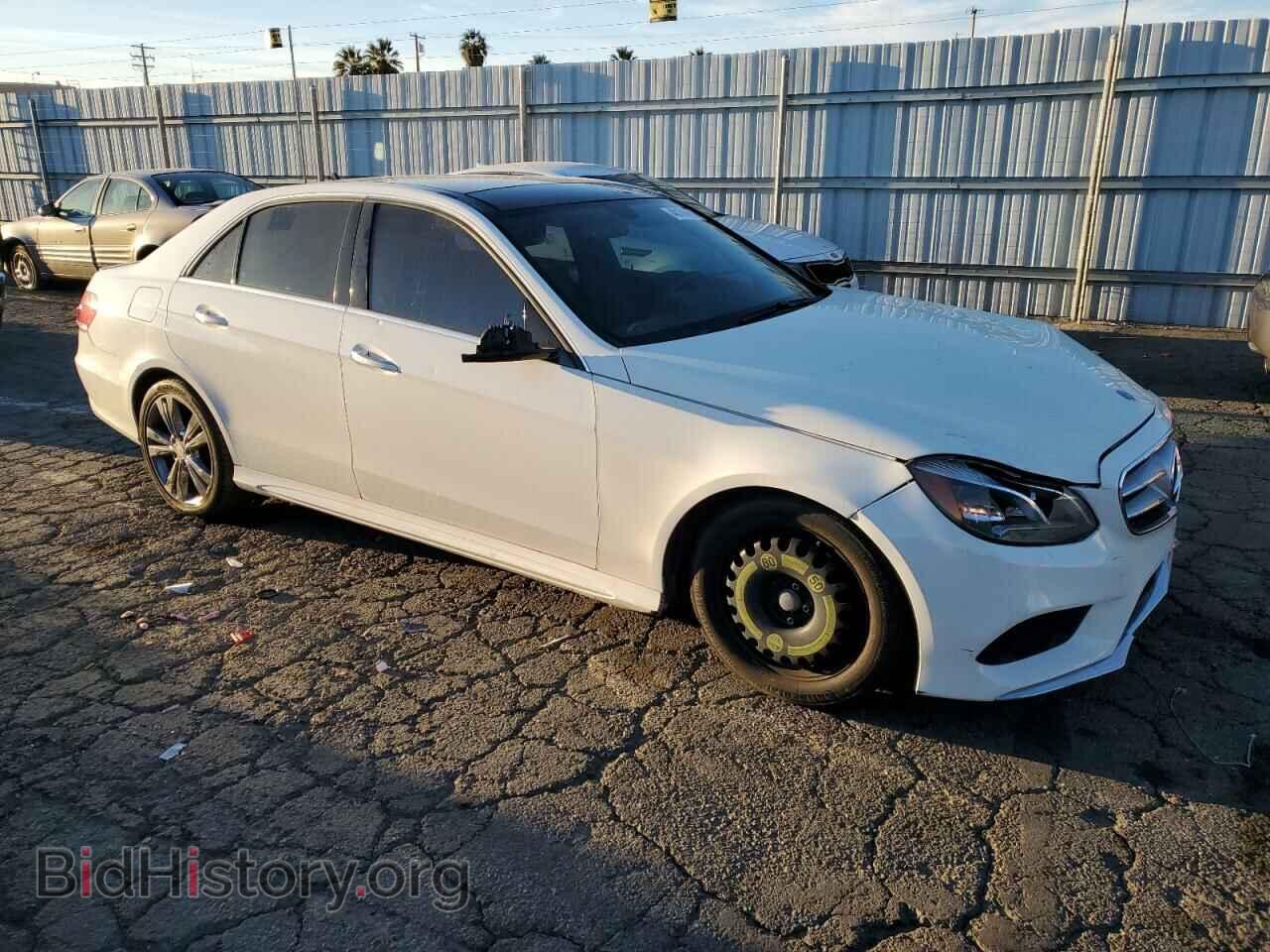 2014 MERCEDES-BENZ E-CLASS - VIN: WDDHF5KB8EB070747 - Фото 4