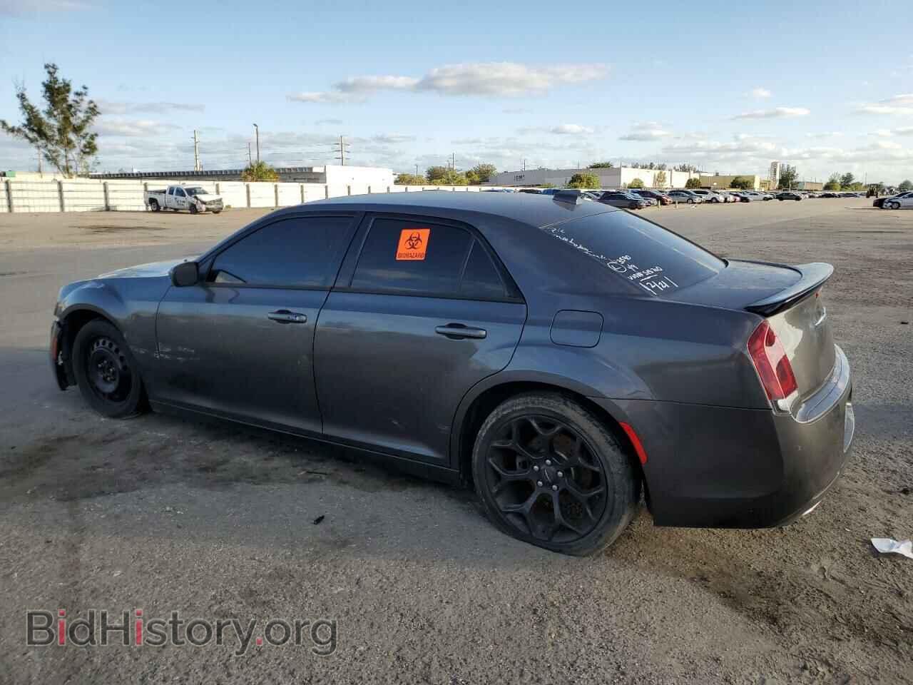 2019 CHRYSLER 300 - VIN: 2C3CCABG8KH515710 - Фото 2