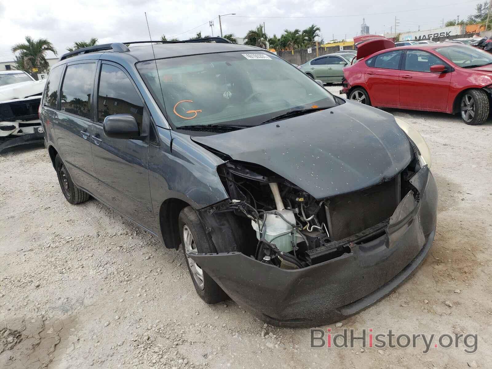 Photo 5TDKK4CC6AS319143 - TOYOTA SIENNA 2010