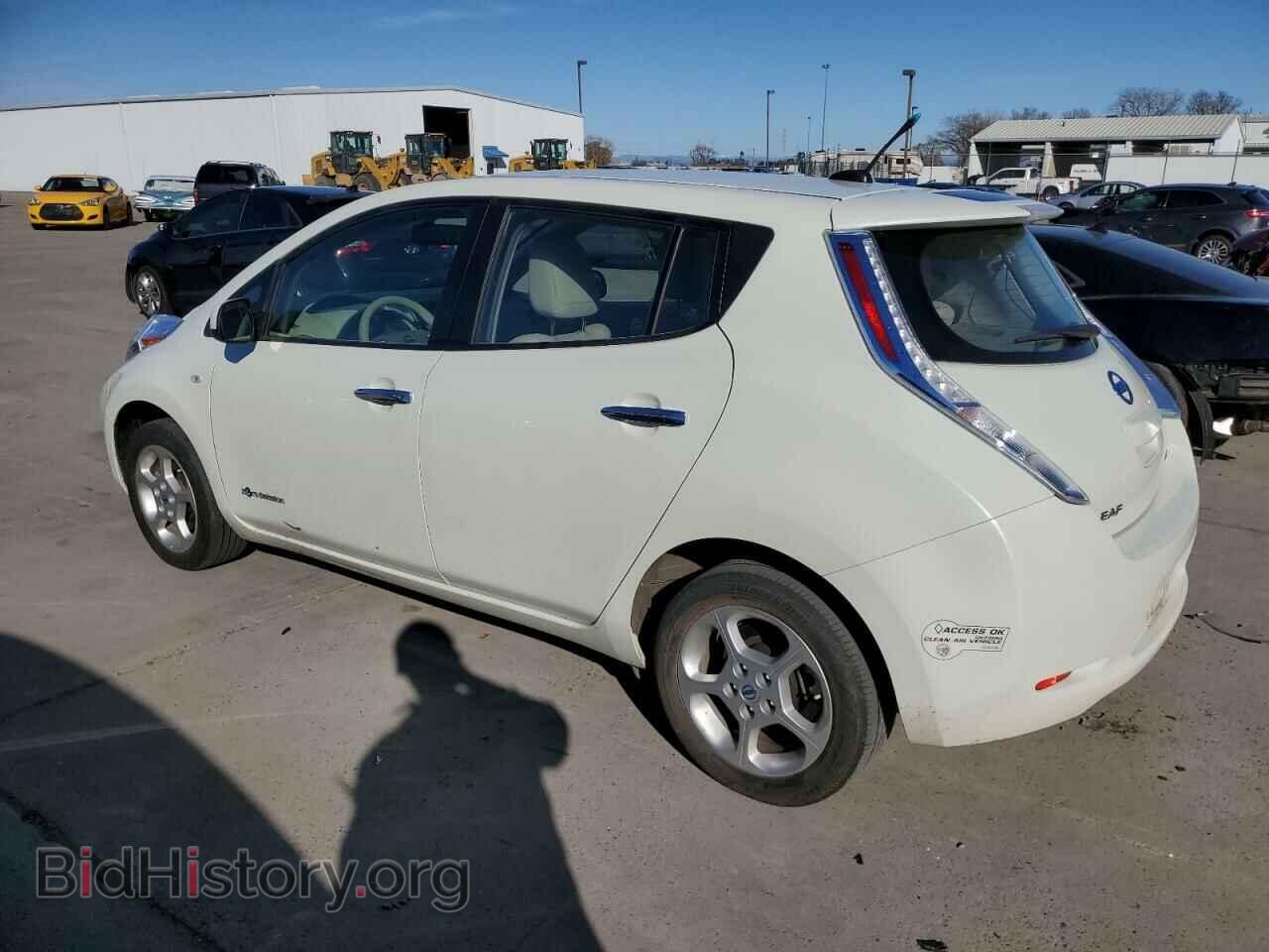 2011 NISSAN LEAF - VIN: JN1AZ0CP2BT000718 - Фото 2
